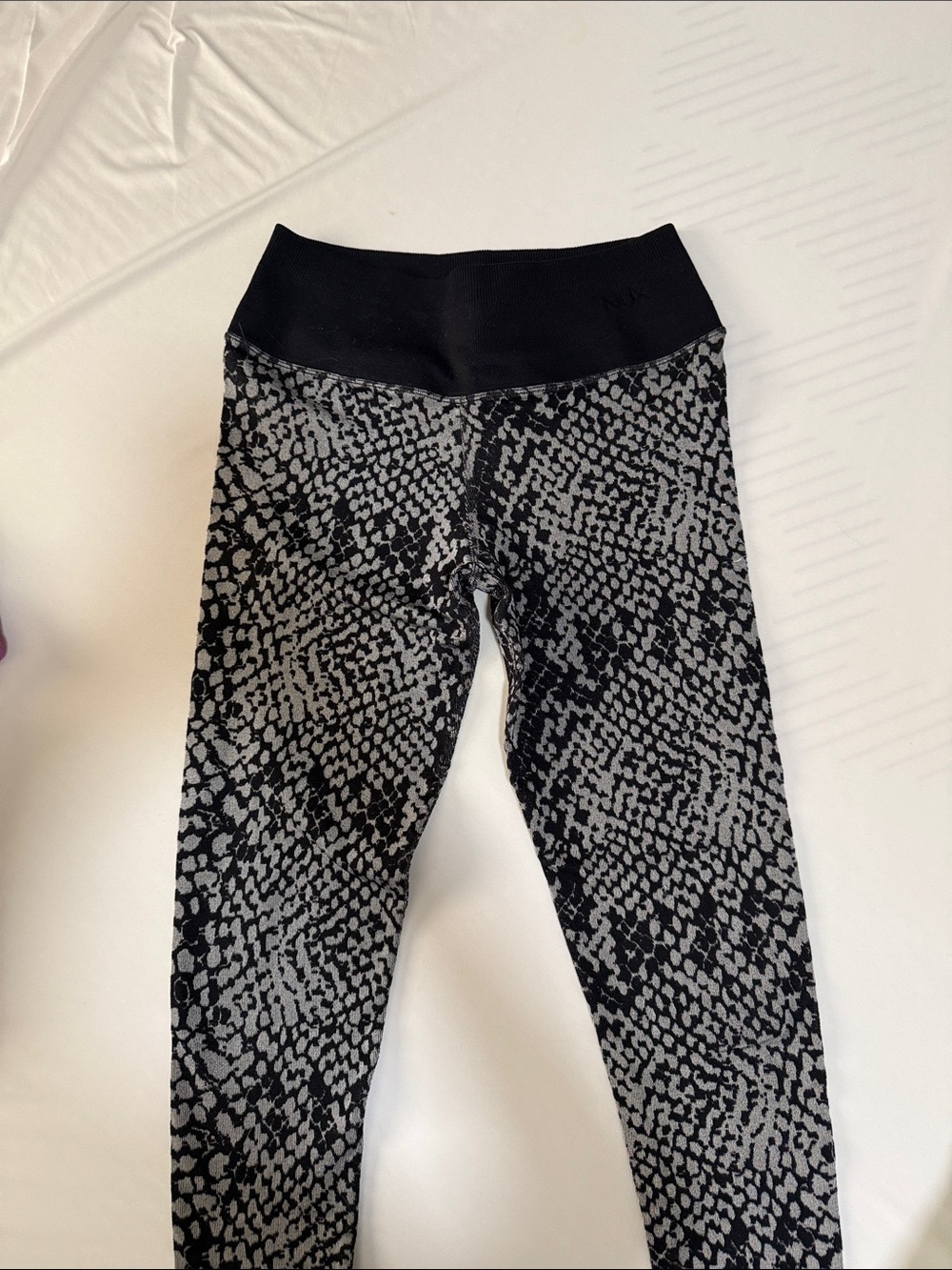 NUX Black & Gray Patterned High-Waist Leggings